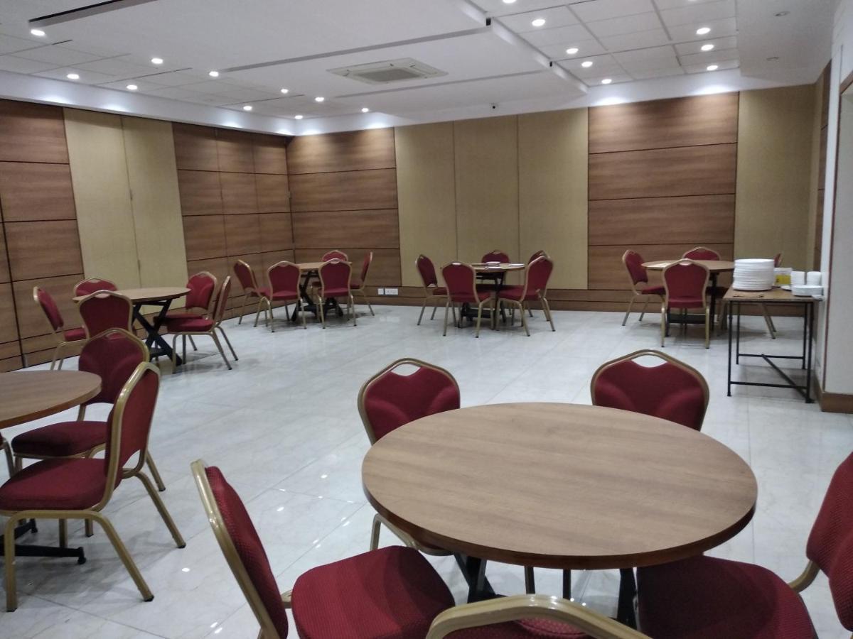 Chryso Hotels Pvt Ltd Ankleshwar Exteriör bild