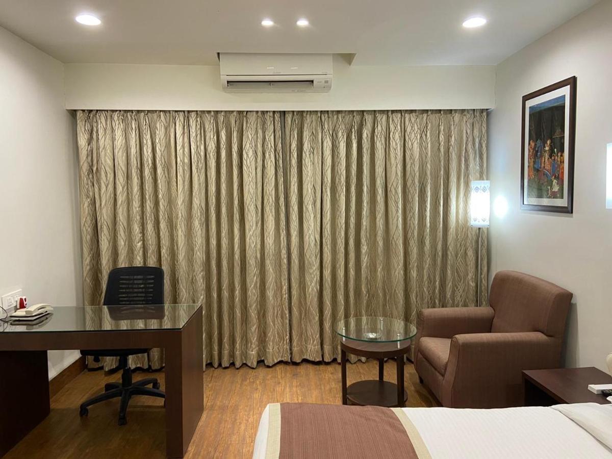Chryso Hotels Pvt Ltd Ankleshwar Exteriör bild