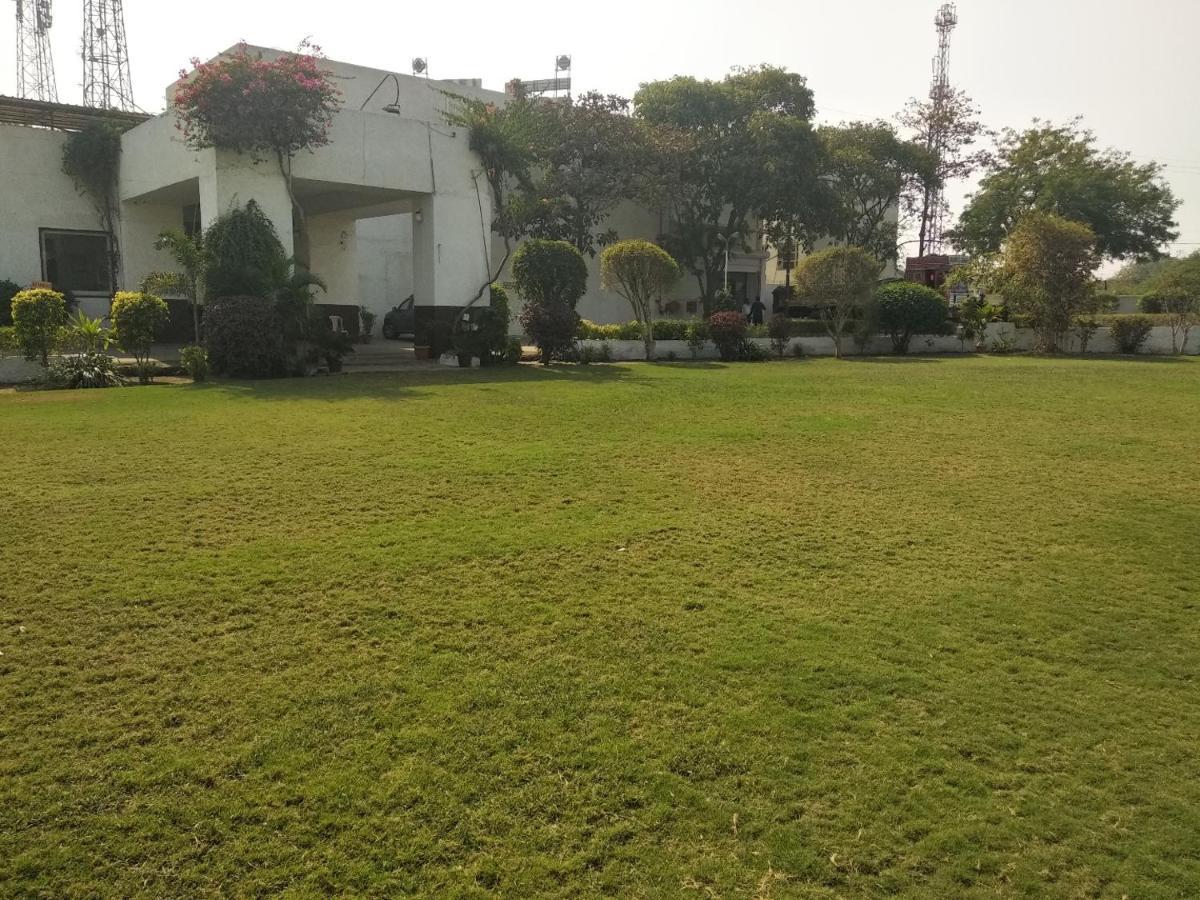 Chryso Hotels Pvt Ltd Ankleshwar Exteriör bild