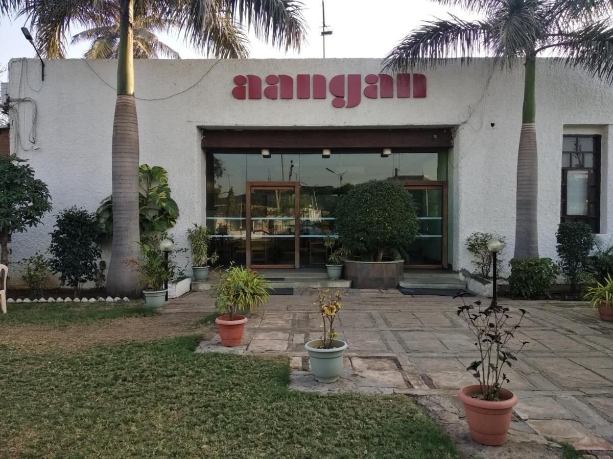Chryso Hotels Pvt Ltd Ankleshwar Exteriör bild