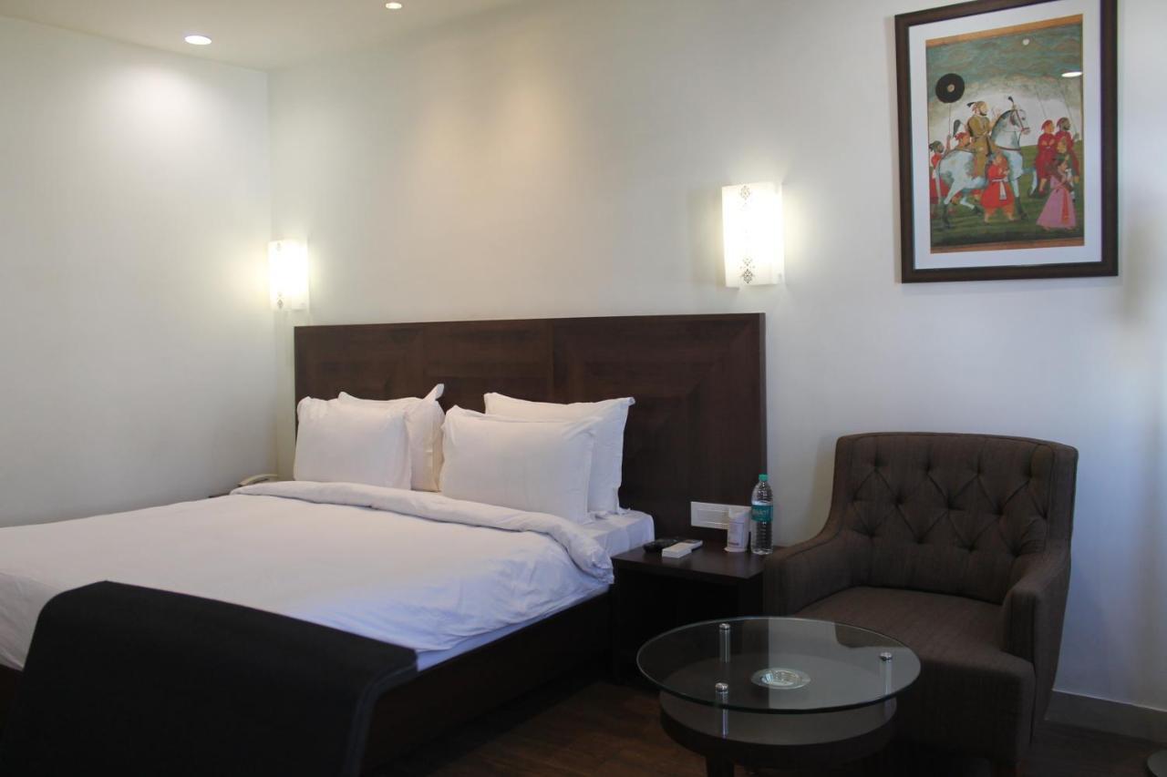 Chryso Hotels Pvt Ltd Ankleshwar Exteriör bild