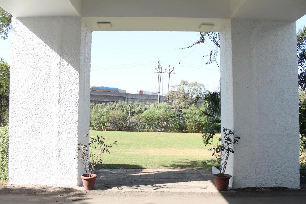 Chryso Hotels Pvt Ltd Ankleshwar Exteriör bild