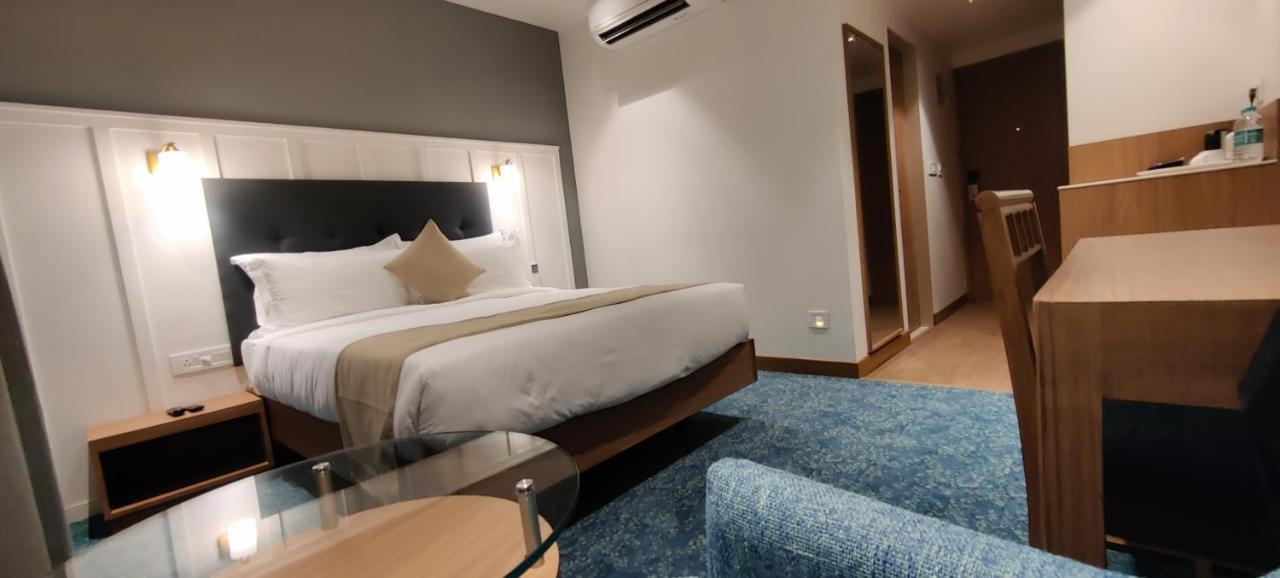 Chryso Hotels Pvt Ltd Ankleshwar Exteriör bild