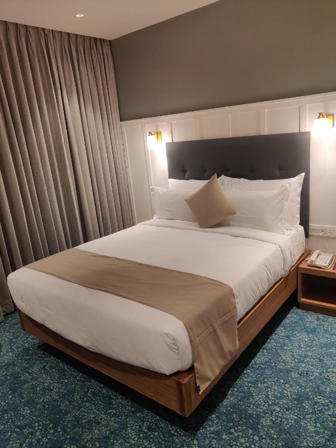 Chryso Hotels Pvt Ltd Ankleshwar Exteriör bild