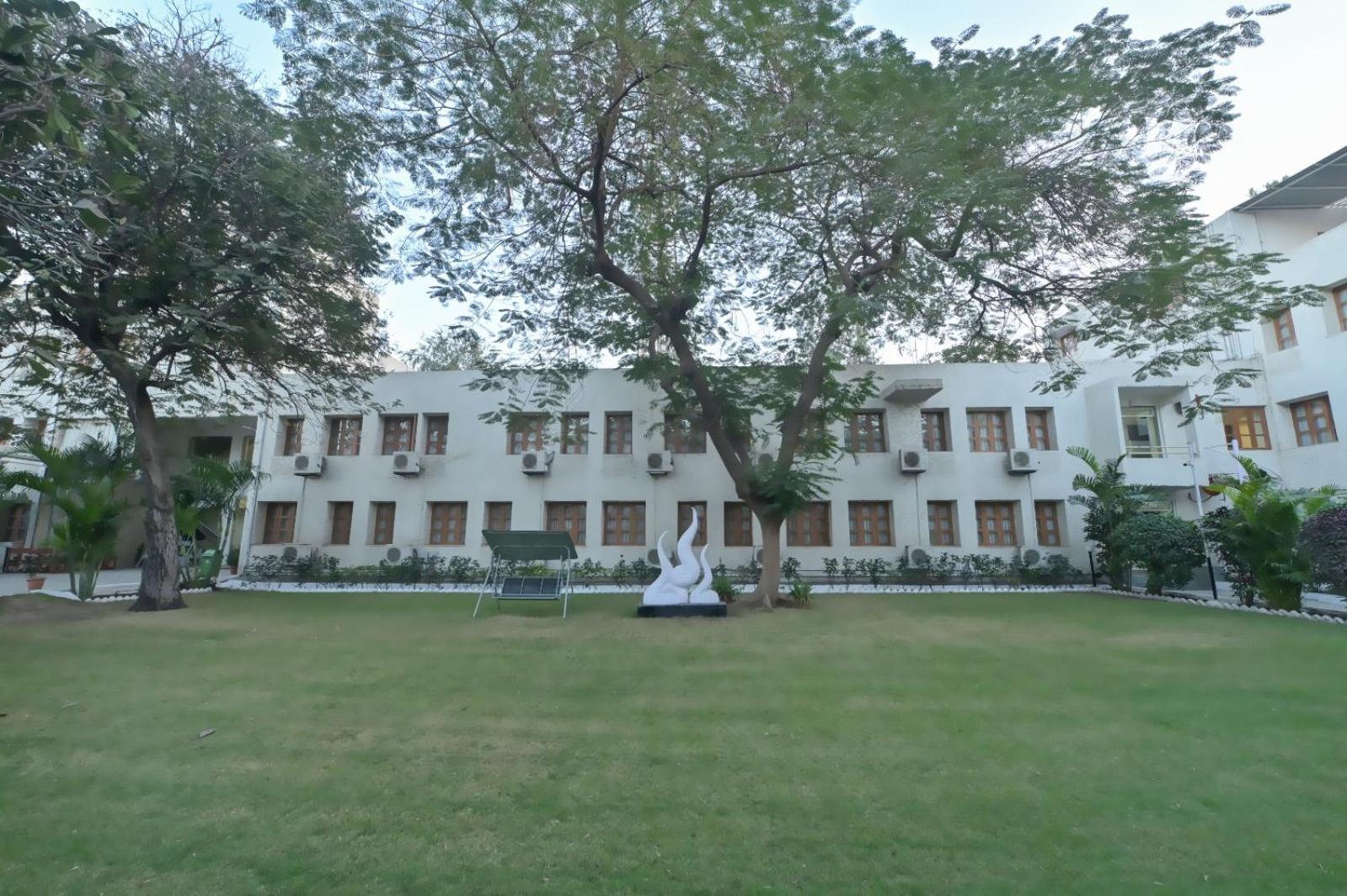 Chryso Hotels Pvt Ltd Ankleshwar Exteriör bild