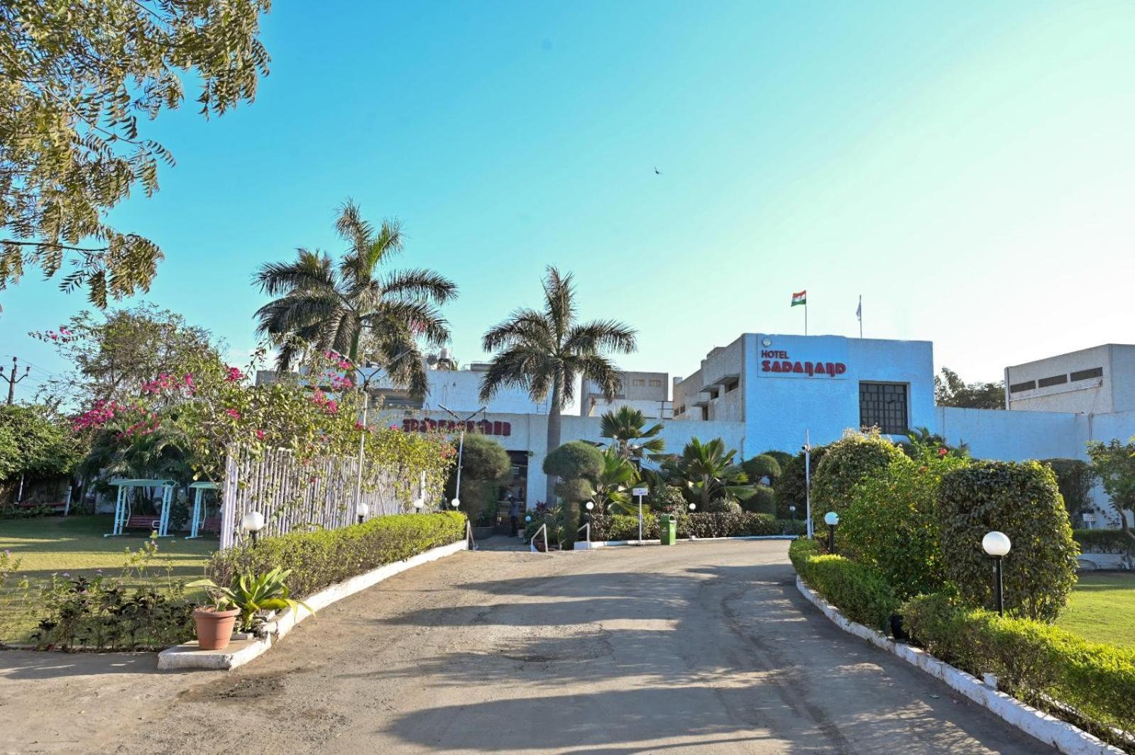 Chryso Hotels Pvt Ltd Ankleshwar Exteriör bild