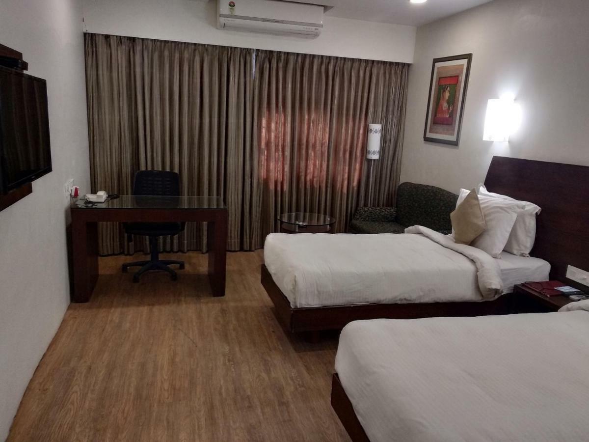 Chryso Hotels Pvt Ltd Ankleshwar Exteriör bild