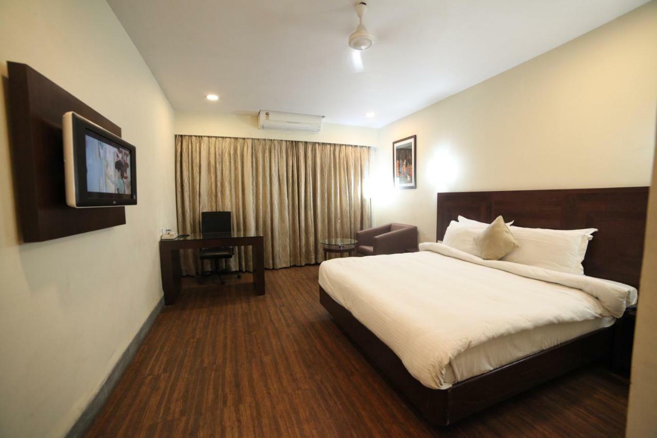Chryso Hotels Pvt Ltd Ankleshwar Exteriör bild